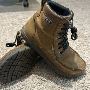 Lems Leather Brown Boulder Boot - Waterproof. Men’s 8.5. Women’s 10.
